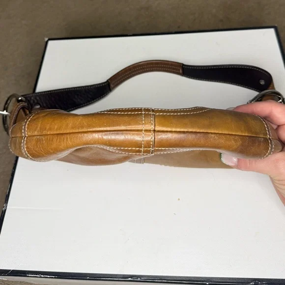 Coach SoHo Hobo - Picture 3 of 5